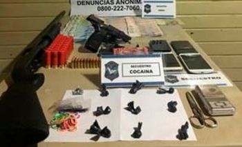 Imagen de la nota: Secuestraron cocaína, armas, dinero y un auto