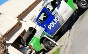 Imagen de la nota: Insólito: ¿Móvil policial como flete?