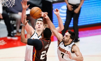 Imagen de la nota: Denver Nuggets ganó de visitante y está en Semifinales