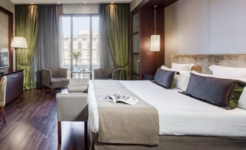 Imagen de la nota: Quienes regresen del exterior deberán aislarse en un hotel