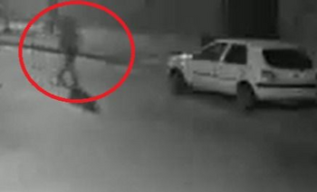 Video: así roban las ruedas de los autos en barrio Belgrano Imagen de la nota: Video: así roban las ruedas de los autos en barrio Belgrano