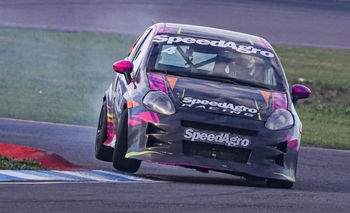 Imagen de la nota: Josefina Vigo y Alejandro Weimann estuvieron en Rafaela