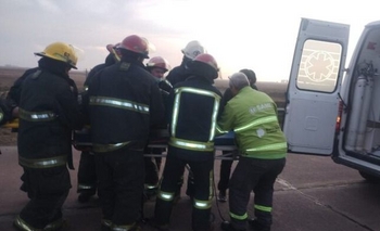 Imagen de la nota: Choque entre dos camiones: hay una persona herida