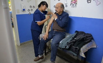 Imagen de la nota: Vacunación antigripal 2024 y hay dosis disponibles para mayores de 65 años