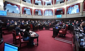 Imagen de la nota: El Senado aprobó la vuelta de las reelecciones indefinidas para concejales y legisladores provinciales