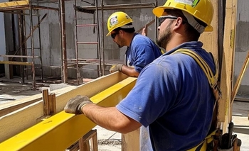 Imagen de la nota: Se registró otra fuerte caída de la construcción y la industria en abril