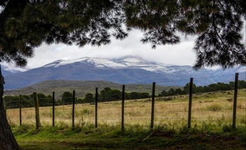 Imagen de la nota: La nieve ya cubre de blanco las cumbres de Sierra de la Ventana