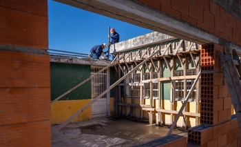 Imagen de la nota: Avanzan las obras de ampliación y reformas en la Escuela Primaria Nº 60