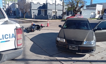 Imagen de la nota: Una motociclista resultó herida tras una colisión con un auto