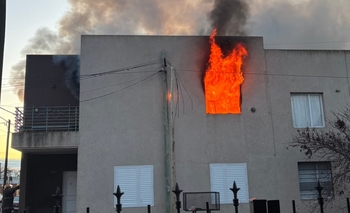 Imagen de la nota: Voraz incendio causó pérdidas totales en un departamento