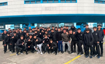 Imagen de la nota: Dos categorías del “Bata” visitaron Racing de Avellaneda