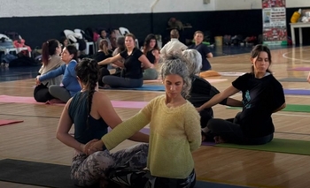 Imagen de la nota: Centenar de personas celebraron el “Día Internacional del Yoga”