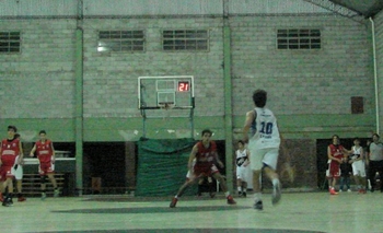 Imagen de la nota: Racing se metió en el Provincial