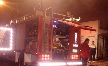 Bomberos trabajaron en tres incendios durante la noche Imagen de la nota: Bomberos trabajaron en tres incendios durante la noche