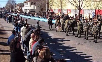 Imagen de la nota: El desfile del 9 de Julio se hará en el centro 