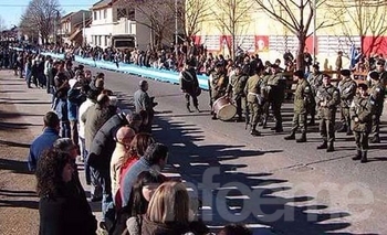 Imagen de la nota: El desfile del 9 de Julio se hará en el centro 