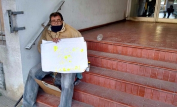 Imagen de la nota: Un hombre se encadenó en el Tribunal de Trabajo 