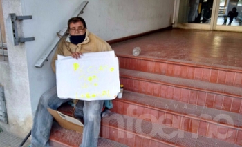Imagen de la nota: Un hombre se encadenó en el Tribunal de Trabajo 