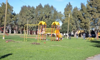 Imagen de la nota: Juegos nuevos para la plaza del barrio Los Robles