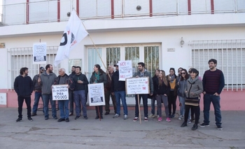Imagen de la nota: Se manifestaron frente a la empresa Nuevo Bus