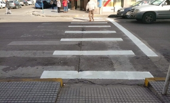 Imagen de la nota: Continúan los trabajos de demarcación vial en la ciudad