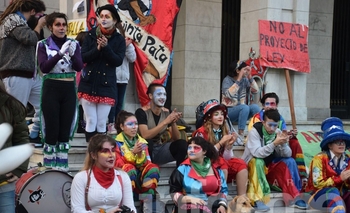 Imagen de la nota: Artistas se manifestaron en defensa del arte callejero