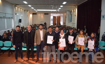 Imagen de la nota: Más firmas y escrituras para familias de la Ciudad 