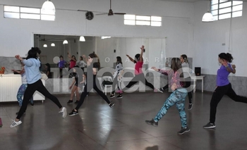 Imagen de la nota: Bailarines locales se capacitaron con Verónica Peskin