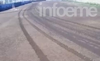 Imagen de la nota: Entraron a la pista de atletismo en auto y la destrozaron 