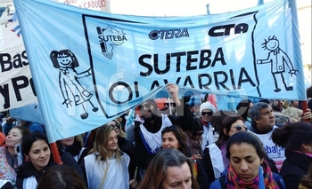 Suteba Olavarría participó de la marcha de CTERA Imagen de la nota: Suteba Olavarría participó de la marcha de CTERA
