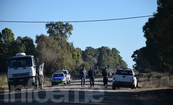 Rastrillajes en cercanía del lugar donde hallaron el auto Imagen de la nota: Rastrillajes en cercanía del lugar donde hallaron el auto