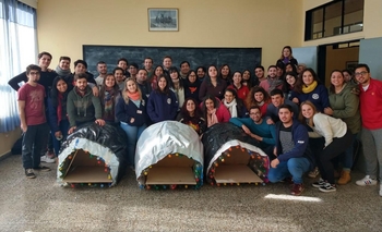 Imagen de la nota: Armaron cuchas ecológicas para donar a proteccionistas locales