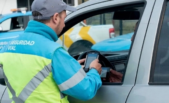 Imagen de la nota: Lanzan versión digital de las cédulas verde y azul