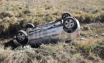 Imagen de la nota: Un automóvil despistó en la ruta y terminó en una zanja