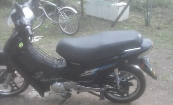 Imagen de la nota: Denuncia que le robaron la moto de la vereda del Hospital