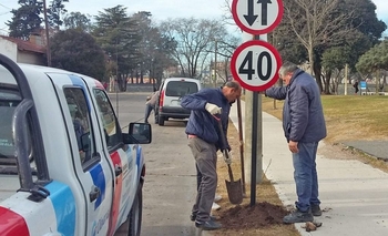 Imagen de la nota:  Colocación nueva cartelería vial