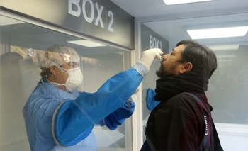 Imagen de la nota:  15 mil nuevos contagios y 480 muertos