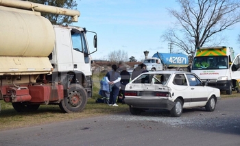 Imagen de la nota: Camión se quedó sin frenos y chocó a un auto