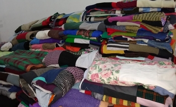 Imagen de la nota: Dan más de 100 frazadas a familias vulnerables