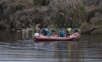 Extienden la búsqueda del camionero en el arroyo Imagen de la nota: Extienden la búsqueda del camionero en el arroyo