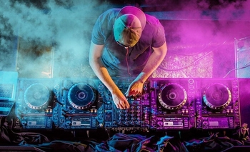 Imagen de la nota: colecta Solidaria de Dj's Unidos de Olavarría