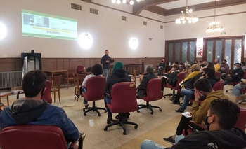 Importante participación en el taller de cultivo domestico Imagen de la nota: Importante participación en el taller de cultivo domestico