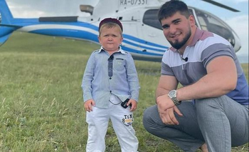 Imagen de la nota: El “niño” que toma cerveza, fuma y maneja autos caros 