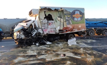Imagen de la nota: Dos camiones protagonizaron un violento accidente