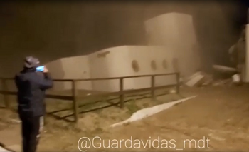 Imagen de la nota: Video: sudestada y derrumbe en Mar del Tuyú
