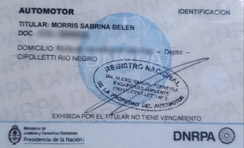 Imagen de la nota: Buscan a la dueña de una cédula vehicular 