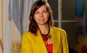 Batakis: “El acuerdo con el FMI no implica que vayamos a realizar un ajuste con la gente” Imagen de la nota: Batakis: “El acuerdo con el FMI no implica que vayamos a realizar un ajuste con la gente”