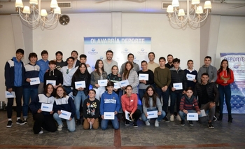 Imagen de la nota: Galli encabezó la entrega de becas a deportistas locales
