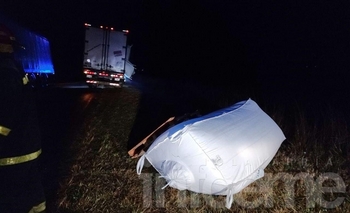 Un camión de productos químicos perdió su carga Imagen de la nota: Un camión de productos químicos perdió su carga