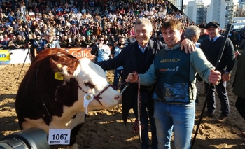 Imagen de la nota: El Gran Campeón Macho de Hereford fue para Cabaña La Camila